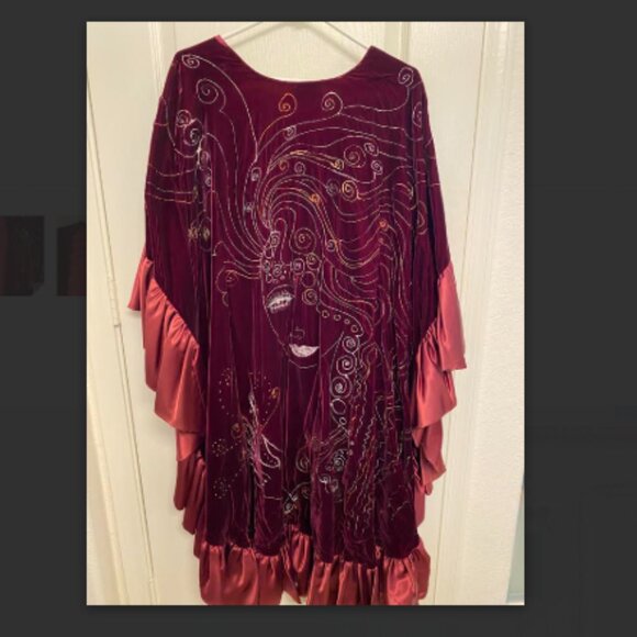 Hand Painted Velvet Cape - Picture 2 of 4